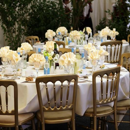 Full-Service vs. Drop-Off Catering for Corporate Events in Peoria: Which Should You Book?
